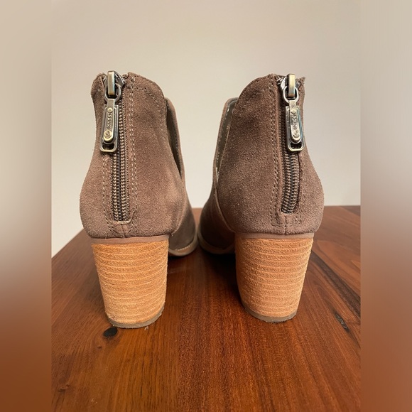 Booties - Picture 4 of 9